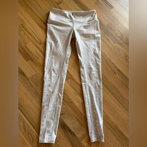 ALO Yoga Light Cream Leggings